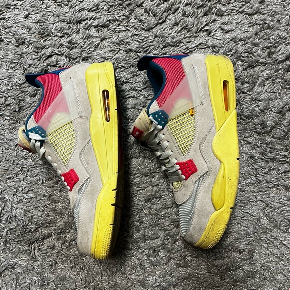 Jordan 4 Union Guava - Picture 3 of 10